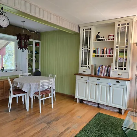 Cozy Close To Centre & Station Alloggio in famiglia Narvik